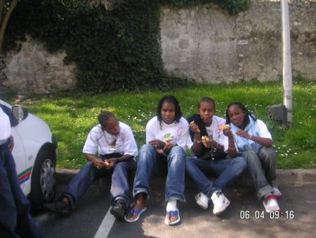 nou té affamé lool surtt estelle